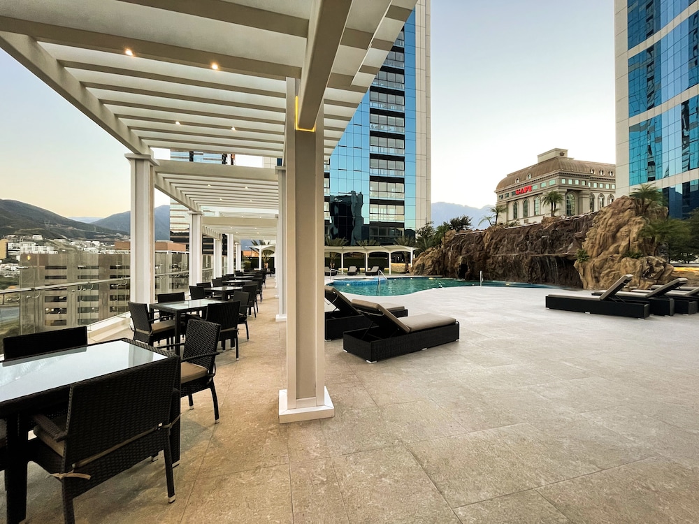 Safi Royal Luxury Metropolitan 38/47