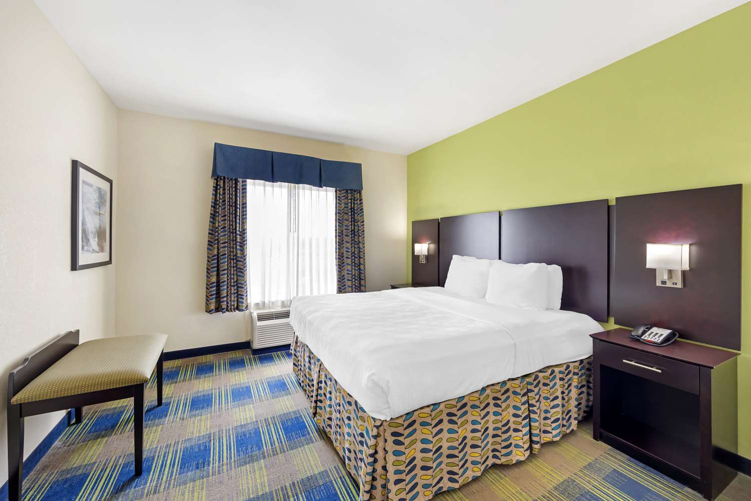 Suite, King Bed, Sofa