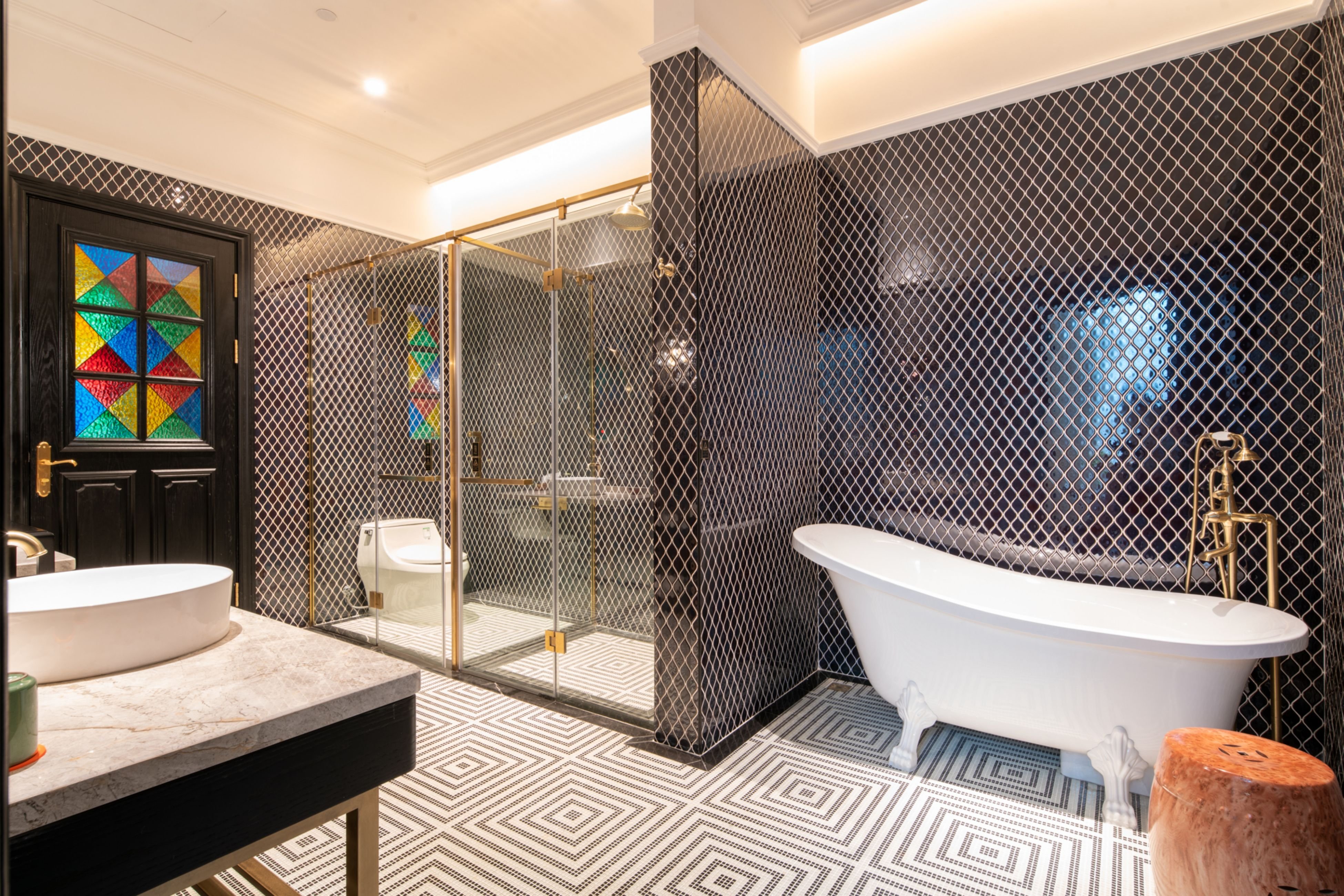 Hotel Indigo Heilong Lake 50/50