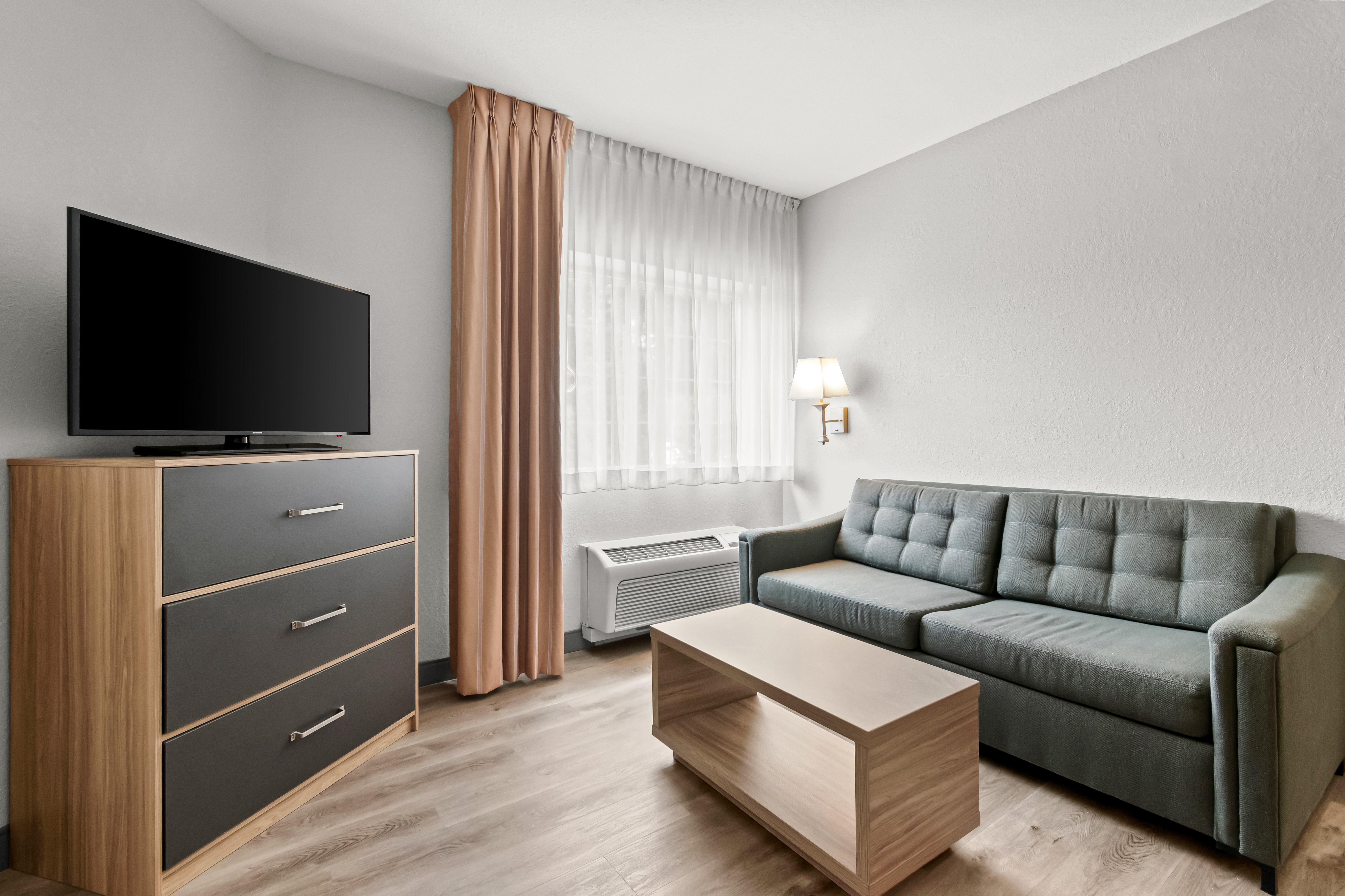 1 Bedroom, Suite, Queen Bed