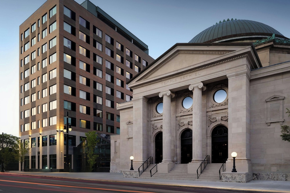 AC Hotel by Marriott Detroit at the Bonstelle 8/54