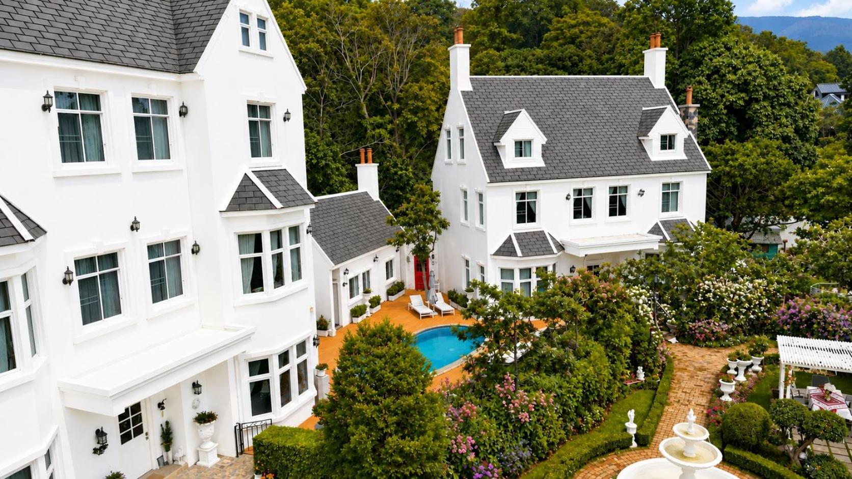 Hillsborough The English Country House 41/50