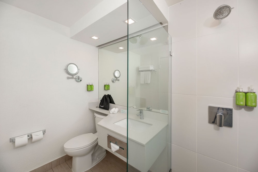 Holiday Inn San Jose La Sabana an IHG Hotel 47/47