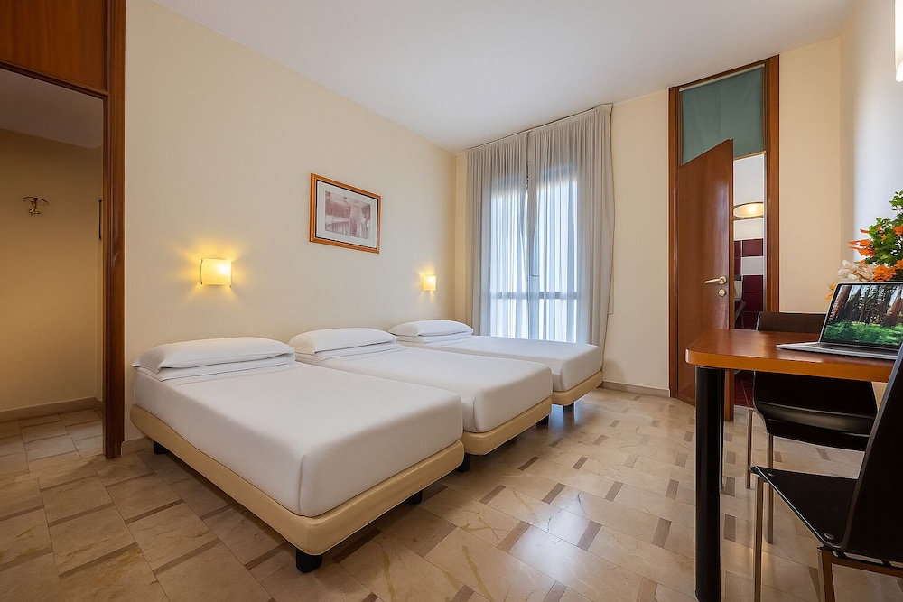 STUDIO, 3 BEDS
