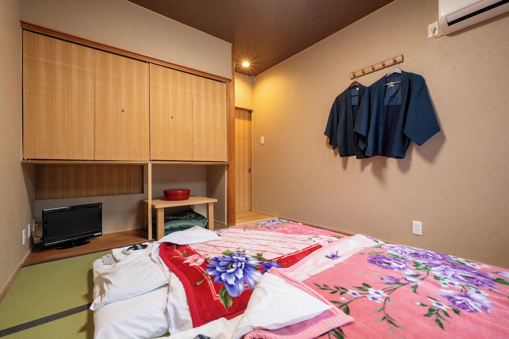 COMPACT, SHARED BATHROOM