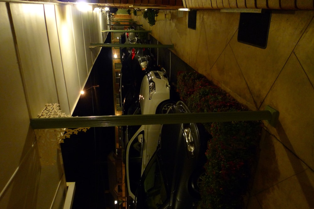 PARKHAVEN MOTEL 12/12