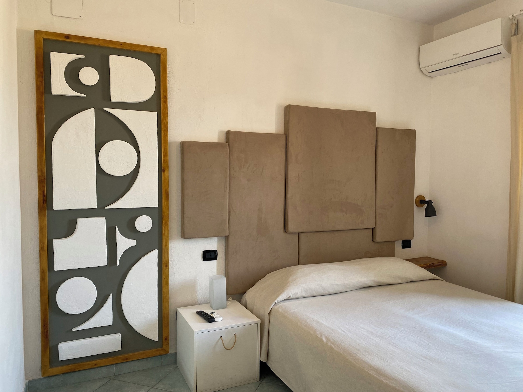 DESIGN, DOUBLE OR TWIN BED, HARBOUR VIEW