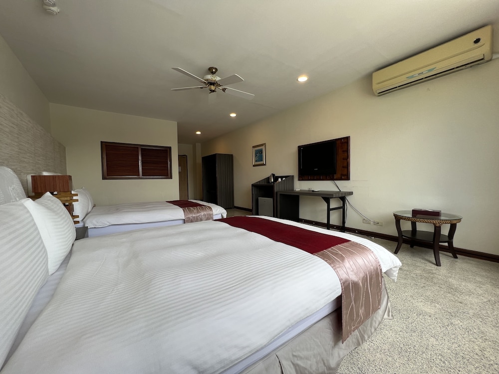 Standard, 1 King or 2 Double Beds, Ocean View