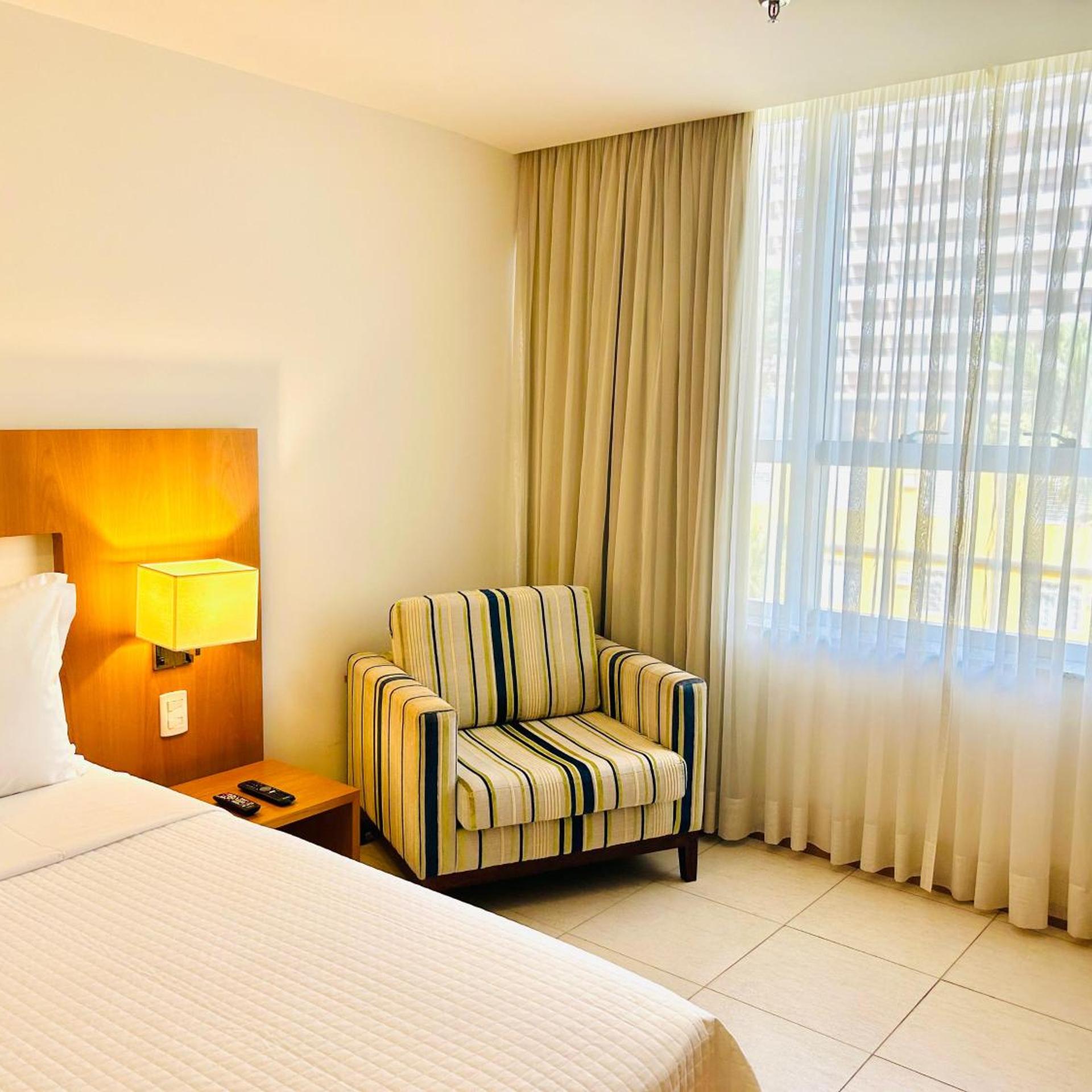 NAOUM HOTEL 13/25