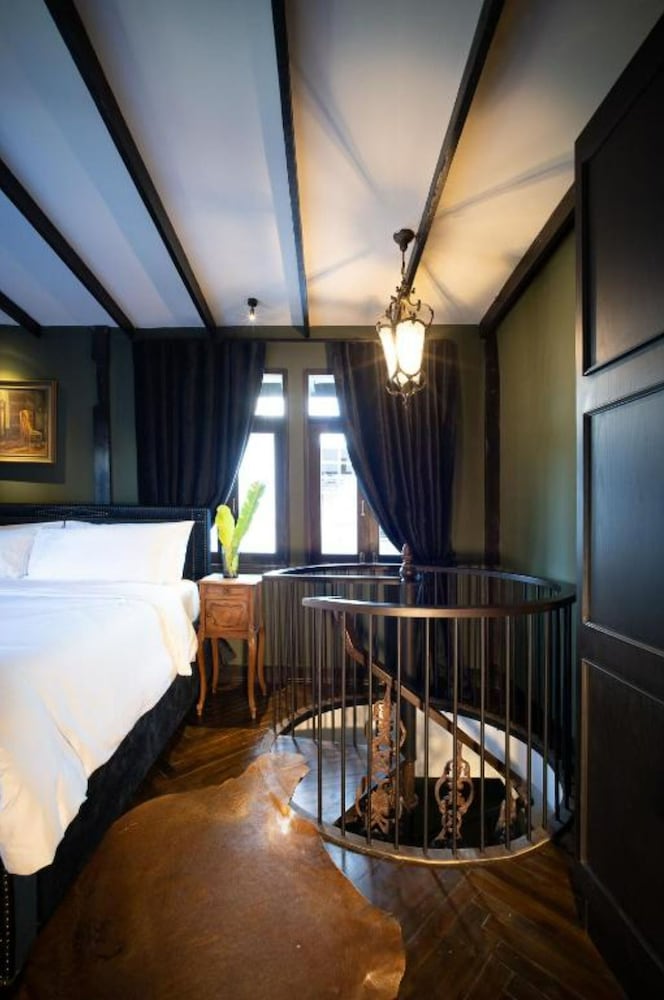Baan Tuk Din Hotel 4/50