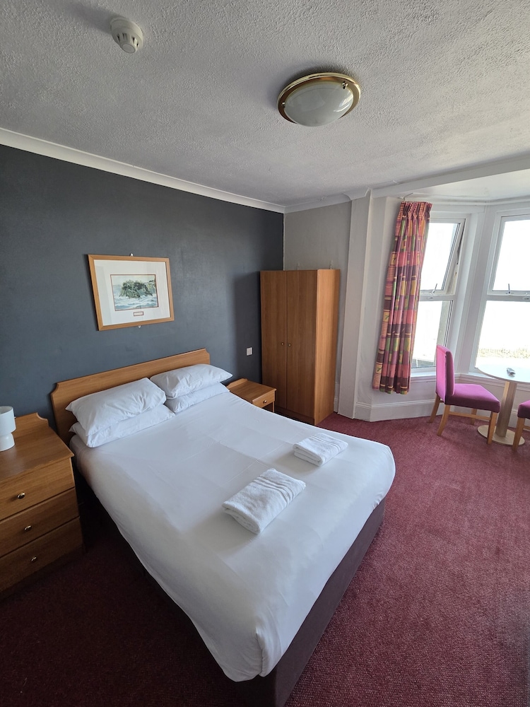 Beresford Hotel 6/57