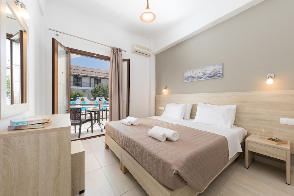 Lefkimi Hotel 27/53