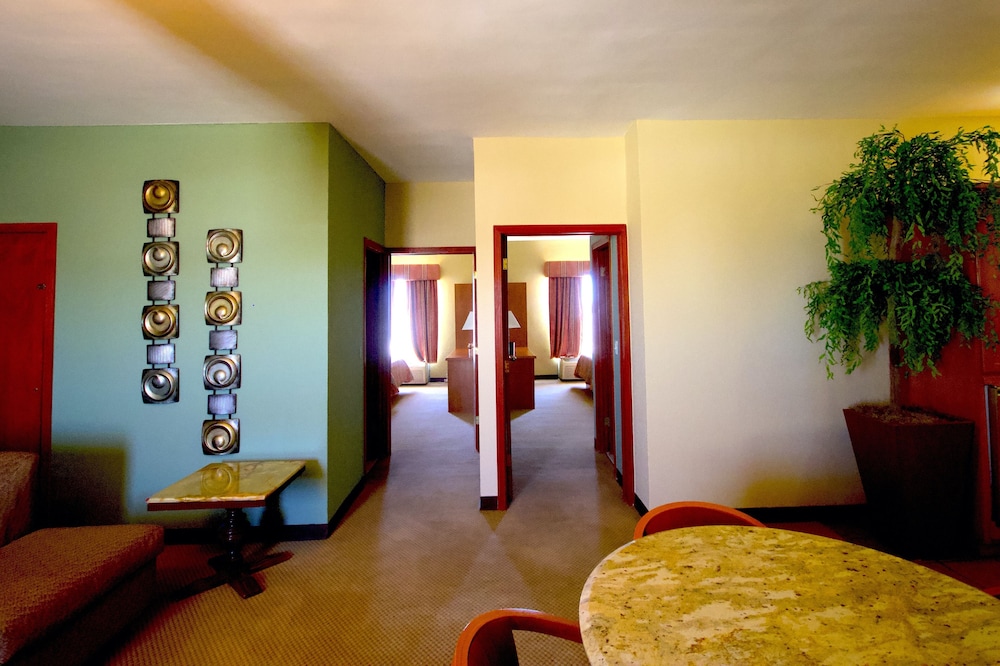 Hotel Consulado Inn 24/46