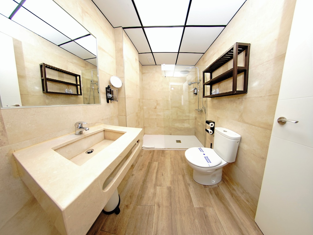غرفة قياسية ثلاثية بثلاثة أسرّة، Hotel Zen Airport 6/7