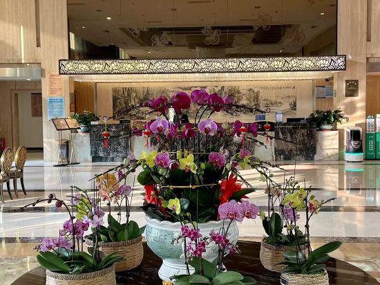Headway Hotel 2/16