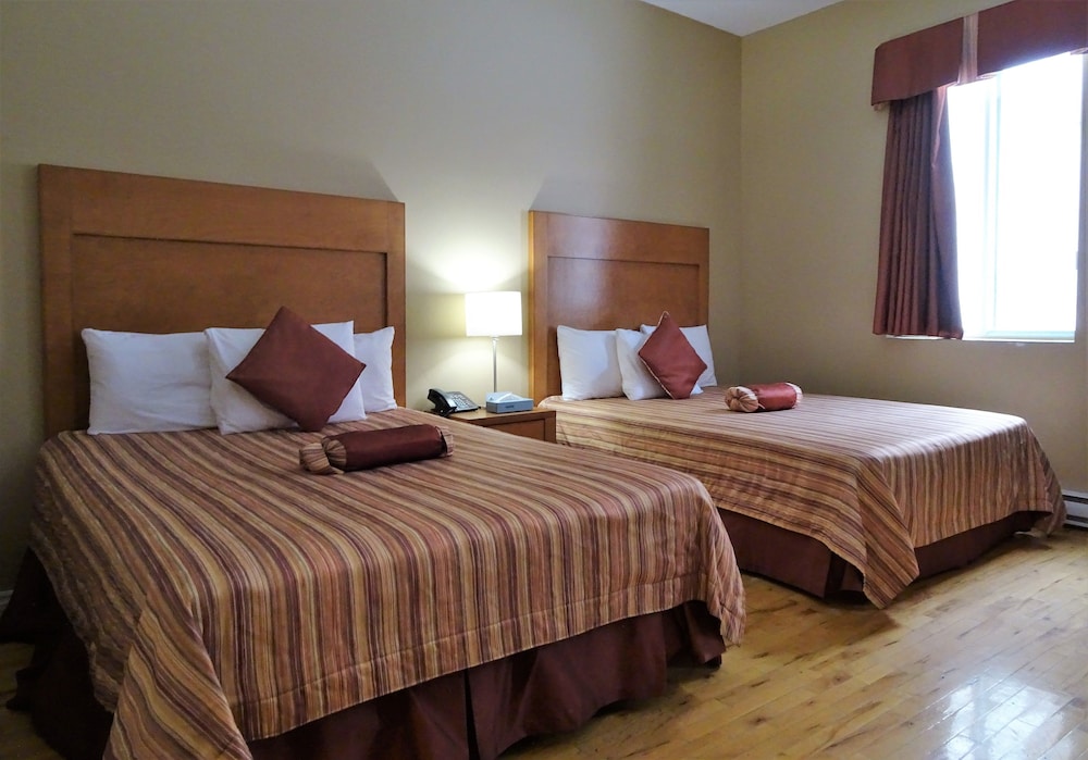 studio, 2 queen beds, private bathroom