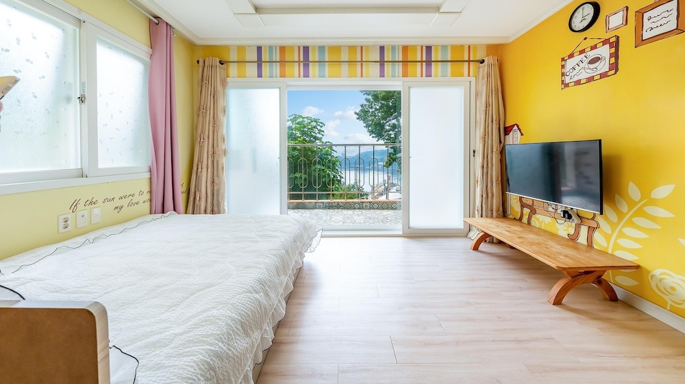 1 Bedroom, Basic, Double Bed