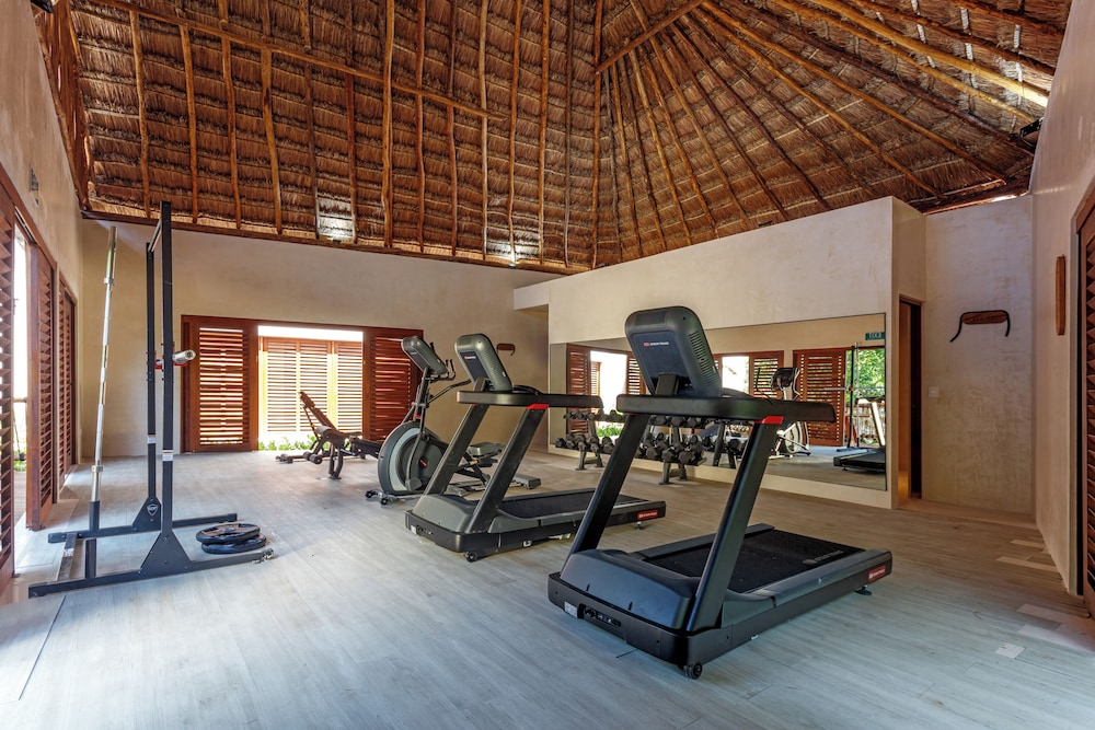 Hotel Shibari Tulum Restaurant and Cenote Club 28/50