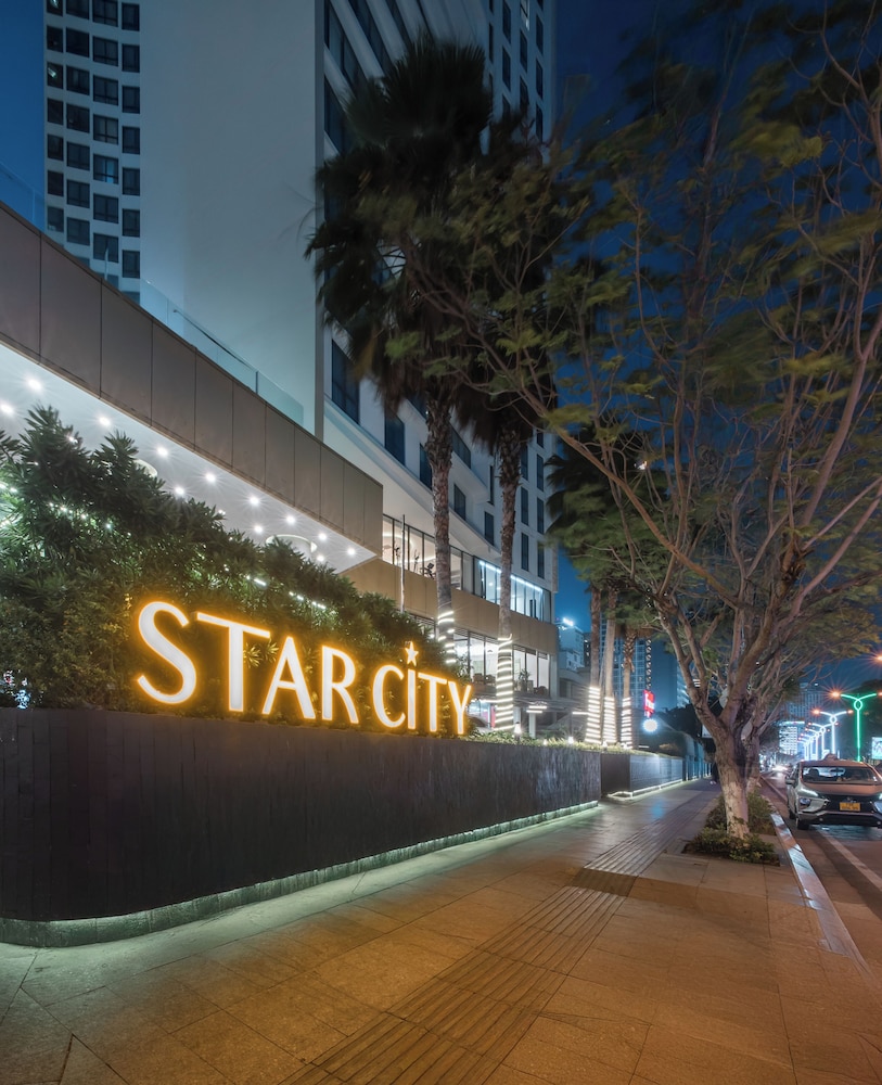 Starcity Bayfront Nha Trang Hotel 74/76