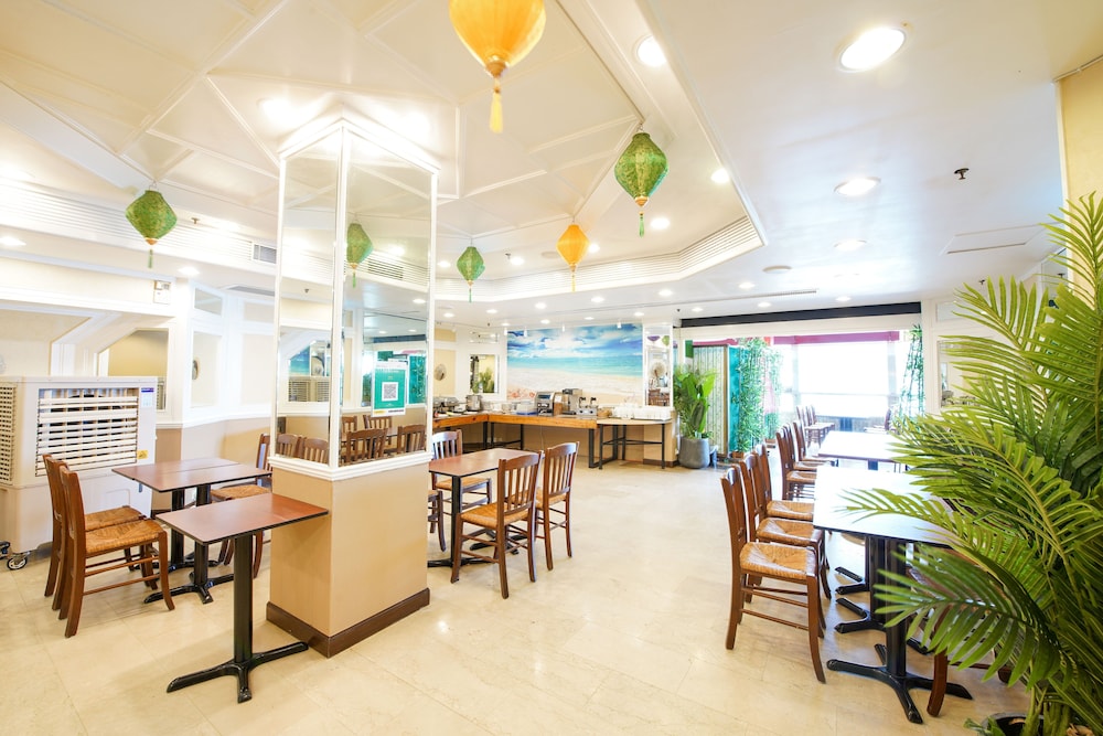Warwick Hotel Cheung Chau 36/48