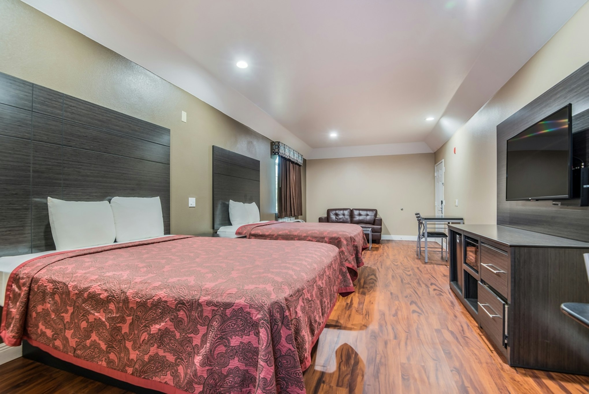 Scottish Inns & Suites IAH Airport Beltway8 7/24