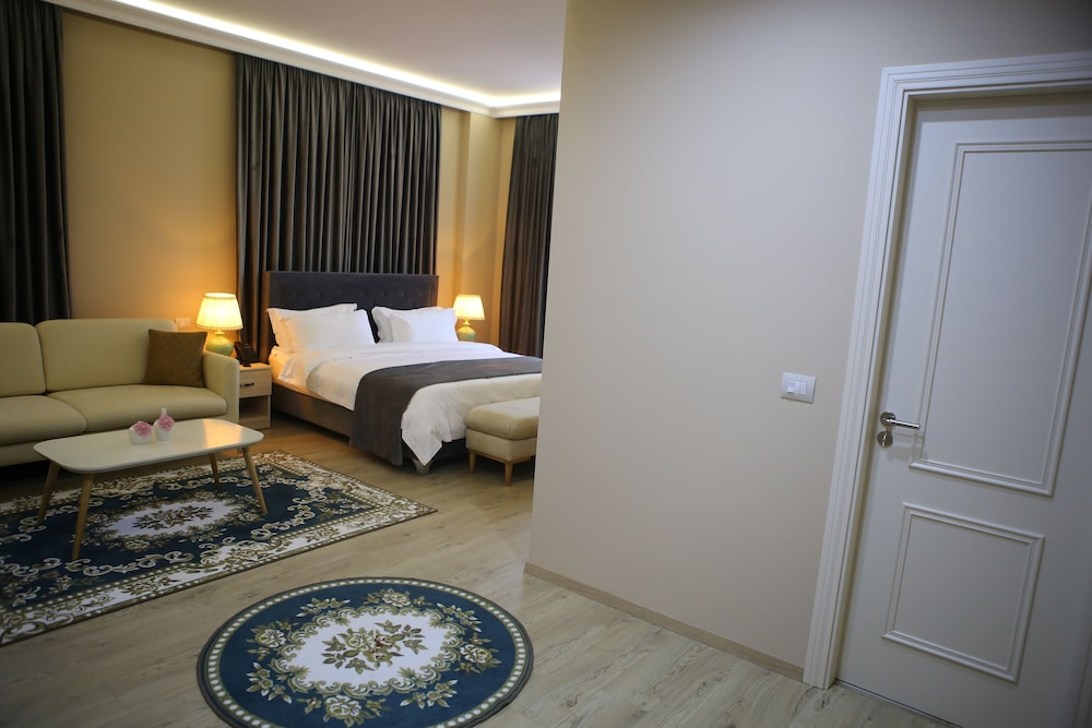 Hotel Colombo Berat 16/50