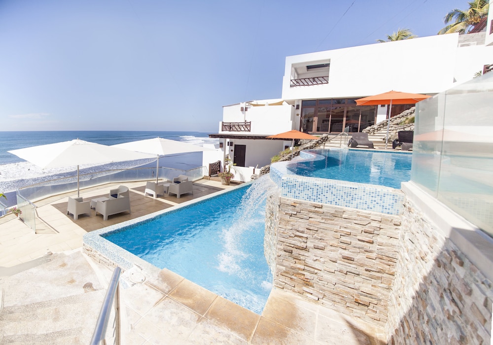 Hotel Los Farallones 39/70