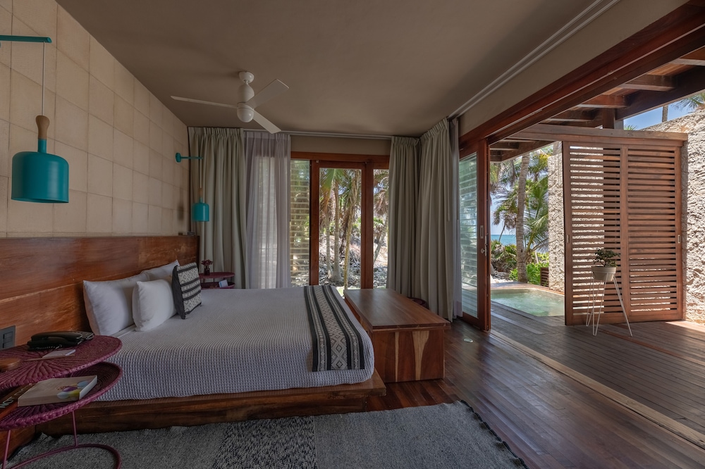 Room, King Bed, Garden View, Plunge Pool