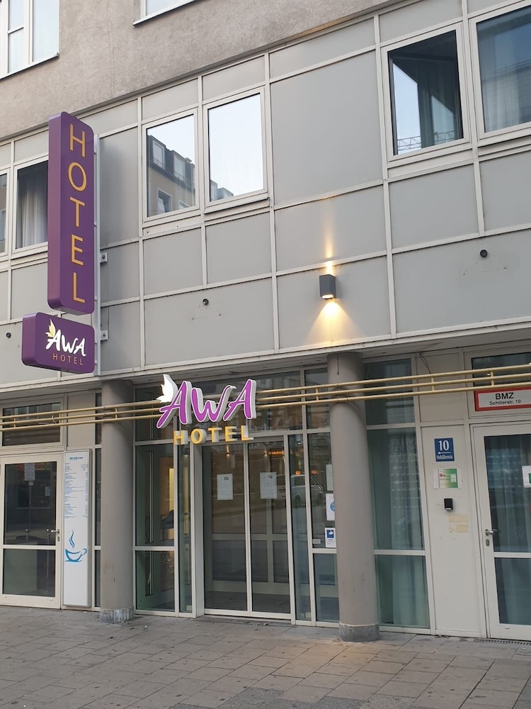 AWA Hotel 2/44