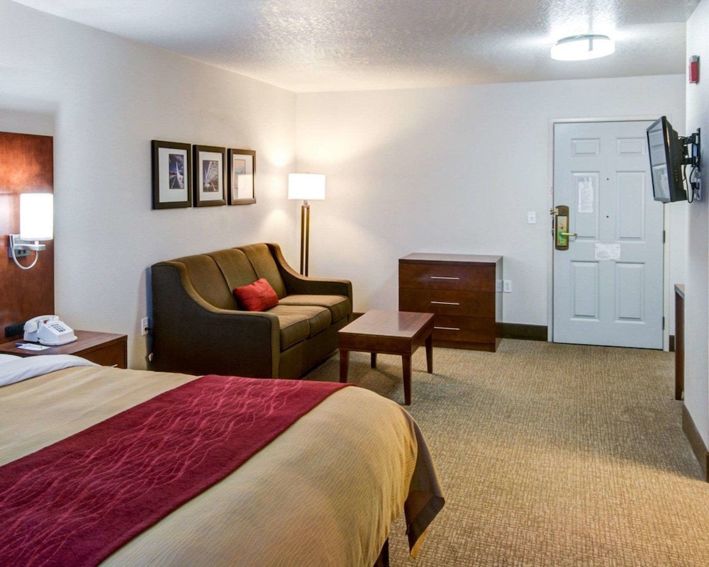 Comfort Inn Redding Near I-5 11/41