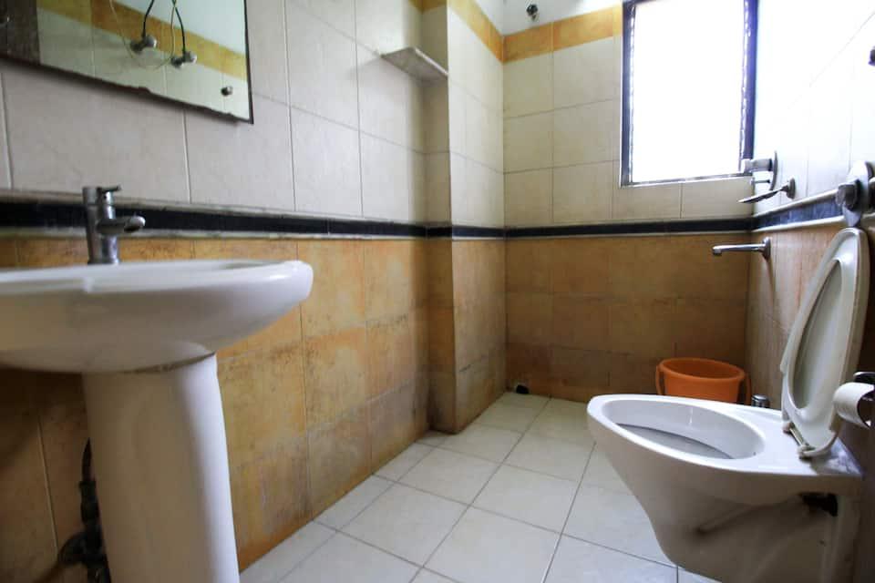 HOTEL TIGER INN(TAGORE PARK, EM BYPASS) 9/10