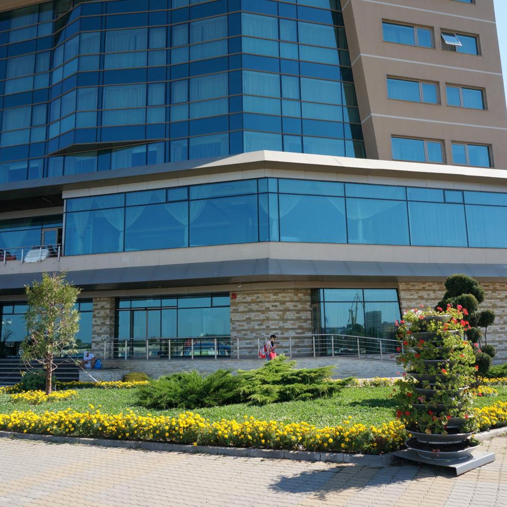Esplanada Hotel 5/50