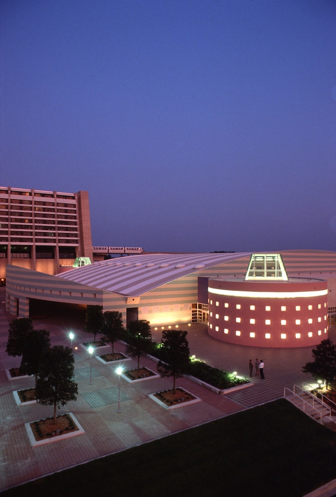 Disneys Contemporary Resort 4/50