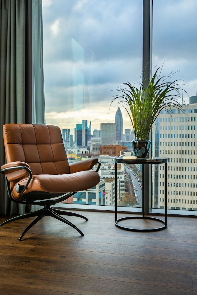 Radisson Blu Hotel, Frankfurt 47/67