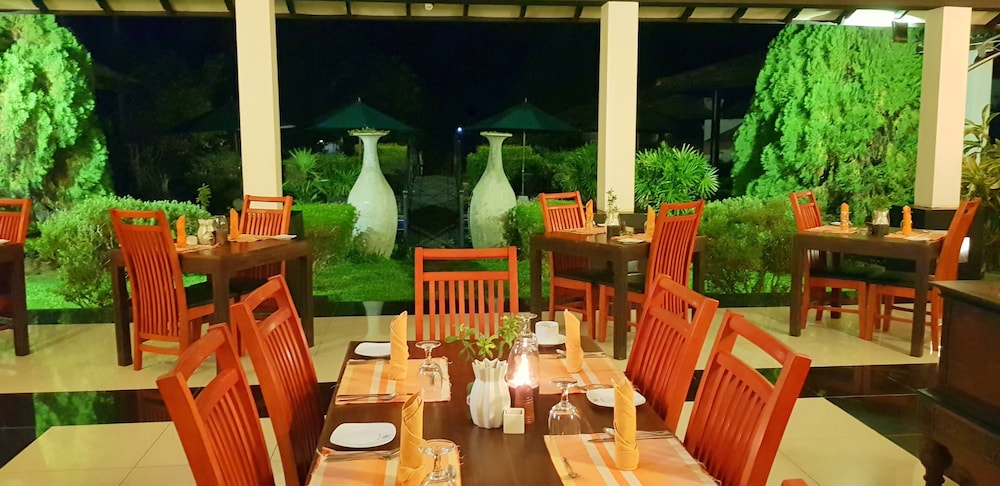 Flower Garden Lake Resort 26/50