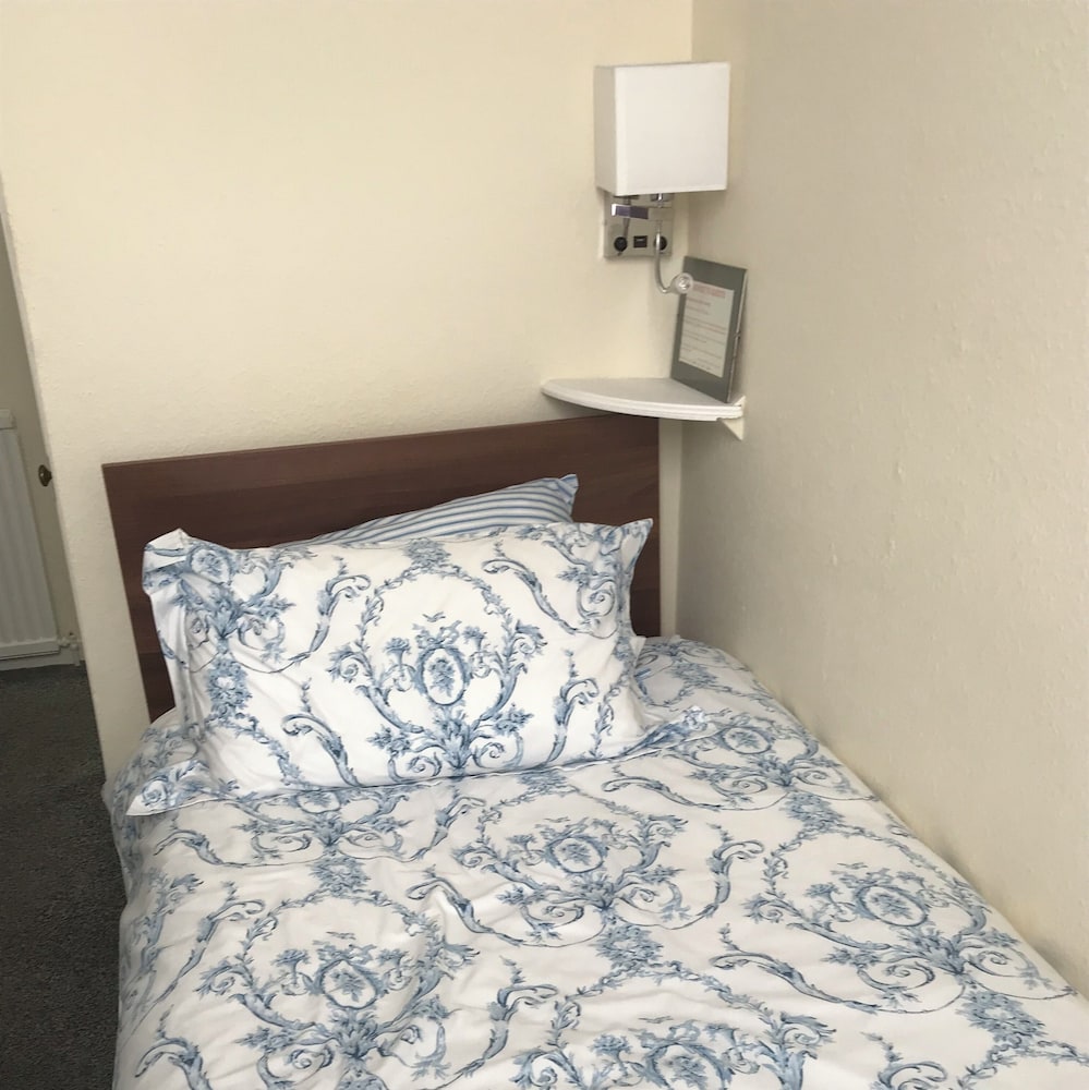 Dorstan Guest House 6/72