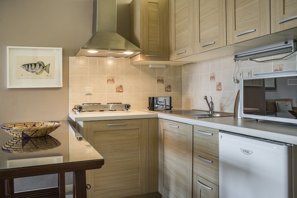 Balhambra Suites - Adults Only 4/50