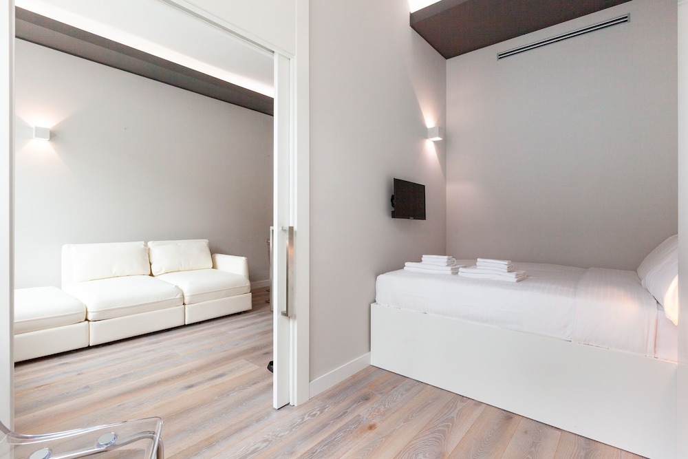 easyhomes - City Centre Suites 10/50