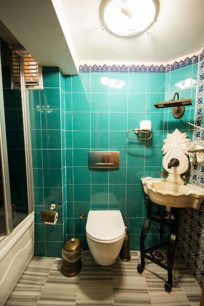 Sultan Corner Suites 45/49