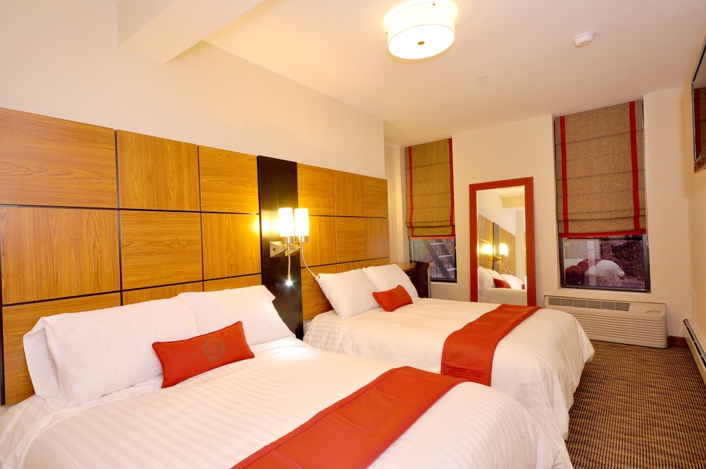 Deluxe, 2 Double Beds, Hotel Five44 2/7