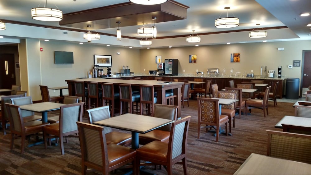 Best Western Plus Lincoln Inn & Suites 22/26