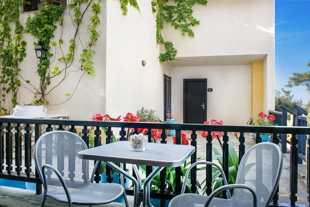 Leandros Hotel 40/50