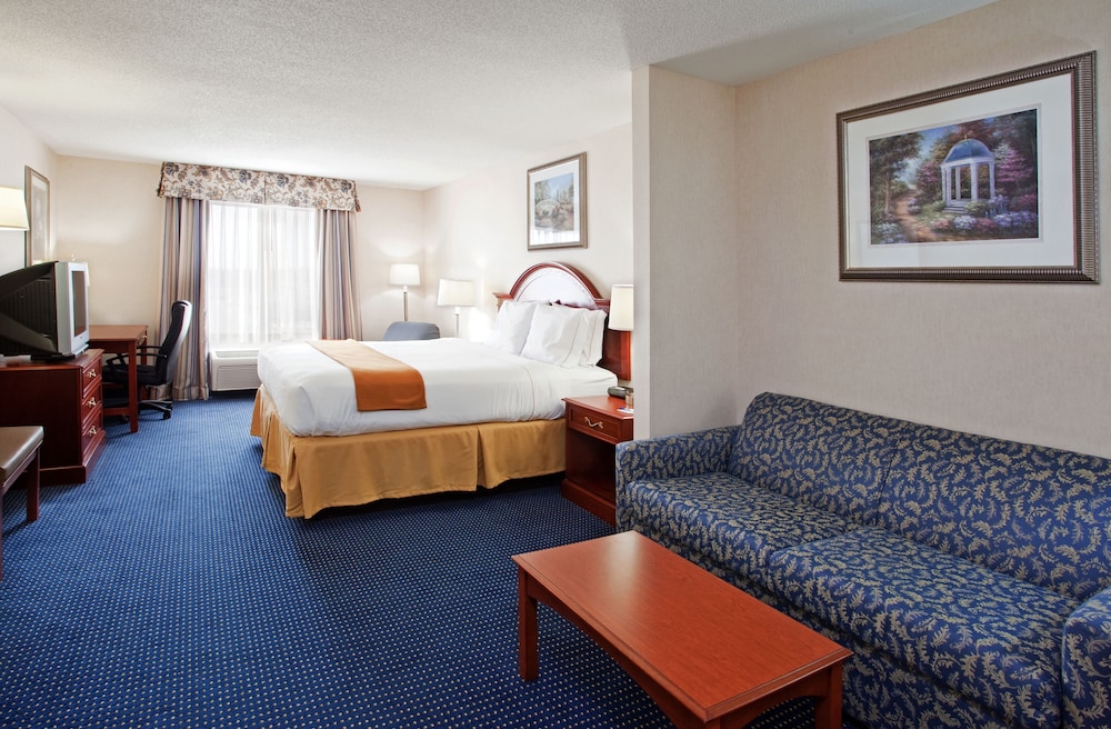 Holiday Inn Express Hotel & Suites Cleveland-Richfield 38/59