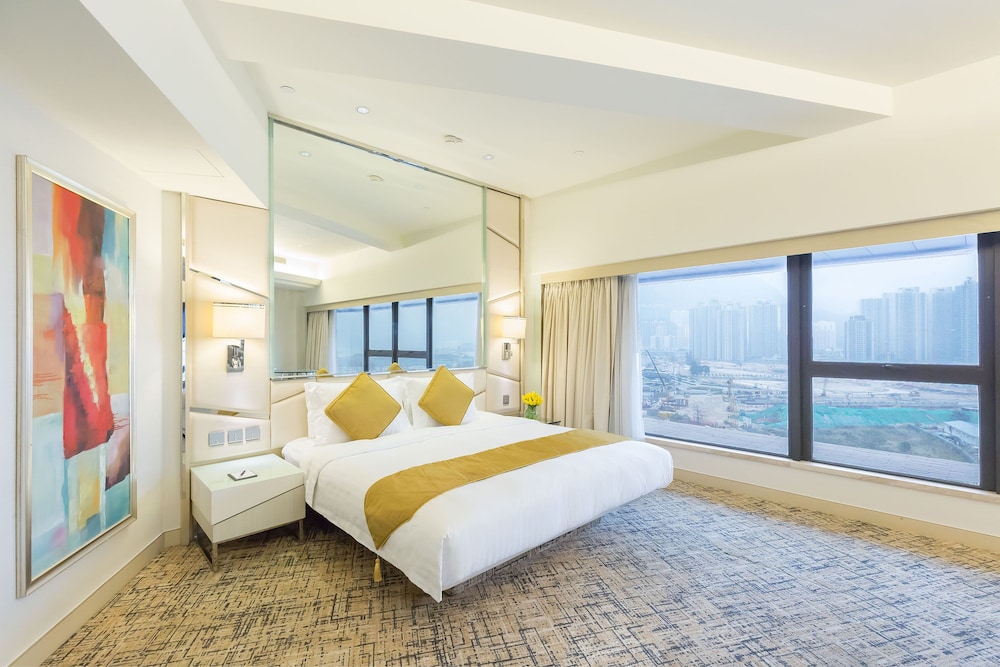 DELUXE, SUITE, QUEEN BED