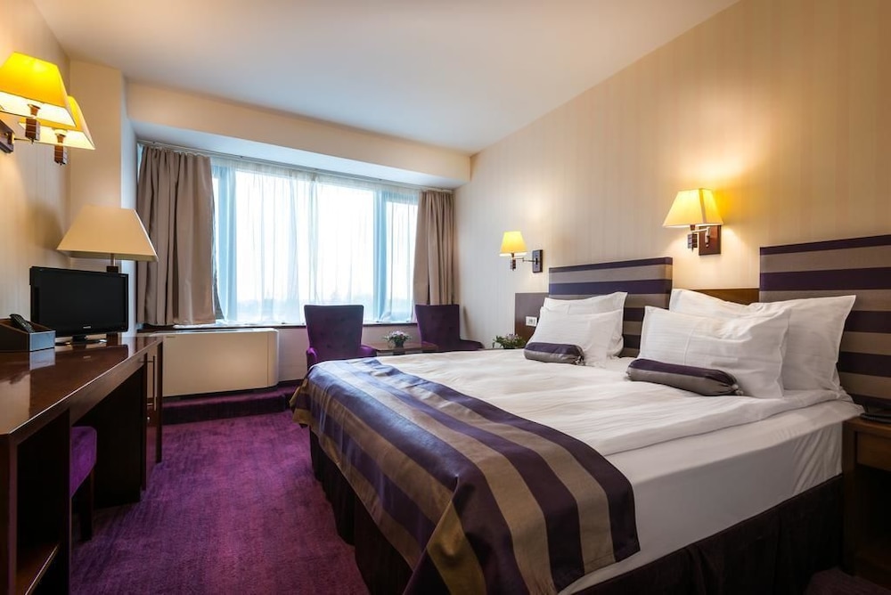 STANDARD, DOUBLE BED