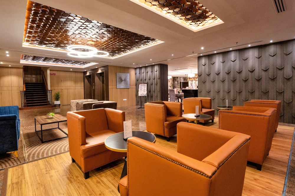 Howard Johnson by Wyndham Kota Kinabalu City Centre 52/72
