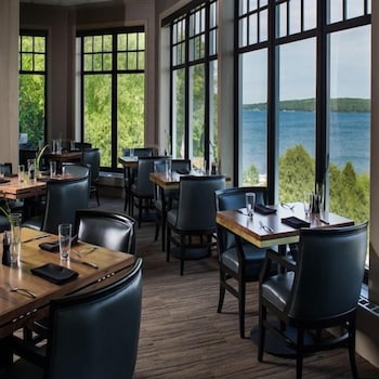 Geneva Inn 34/50