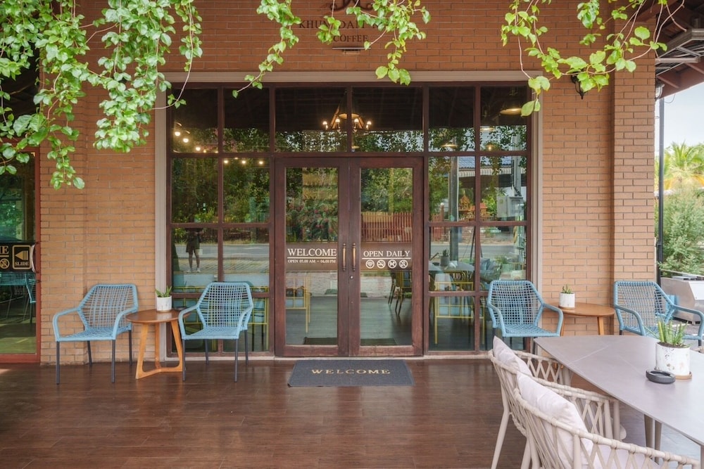Khum Damnoen Resort 4/50