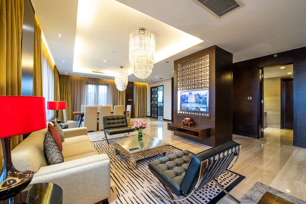 Crowne Plaza Shanghai 52/83