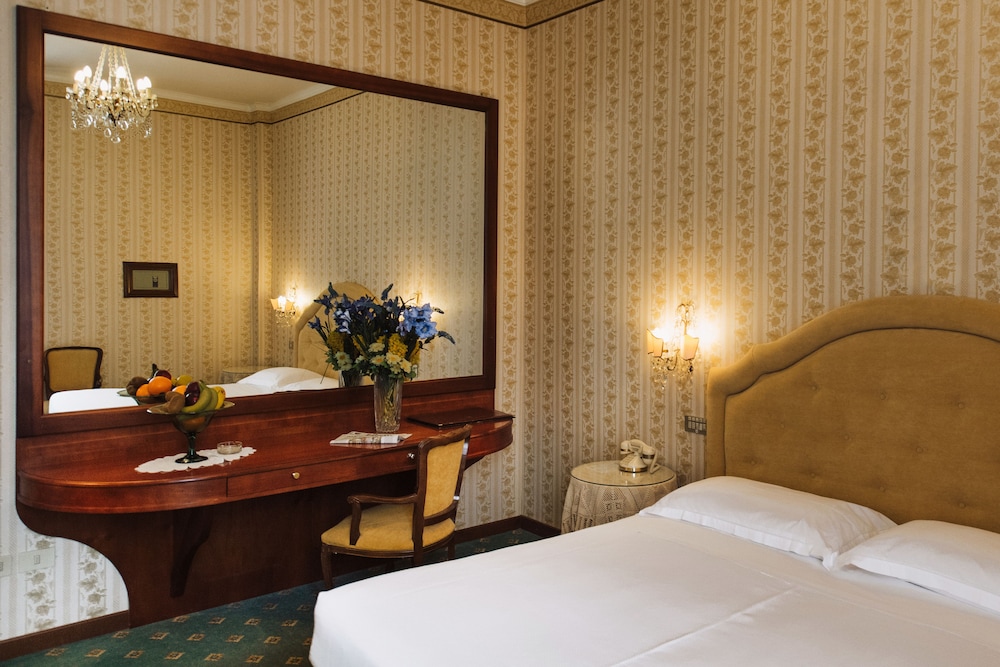 Grand Hotel Excelsior 10/47